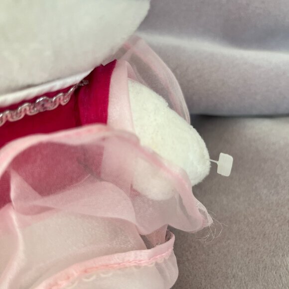 Cute Hello Kitty Doll with Mini Plastic Container: Perfect for Hello Kitty Fan - Picture 8 of 8